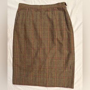 Burberrys Vintage Plaid Gun Club Check Pattern Pencil Skirt Size 46 100% Wool